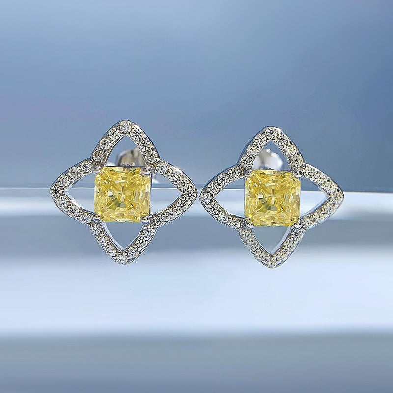 Diamond Classic Ear Studs