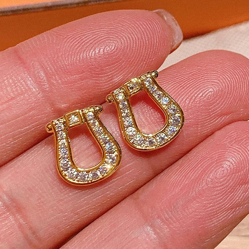 Huitan Fashion Versatile Dazzling Circle Stud Earrings with Crystal Cubic Zirconia Minimalist Earrings for Teens Women's Jewelry - Chic Cart